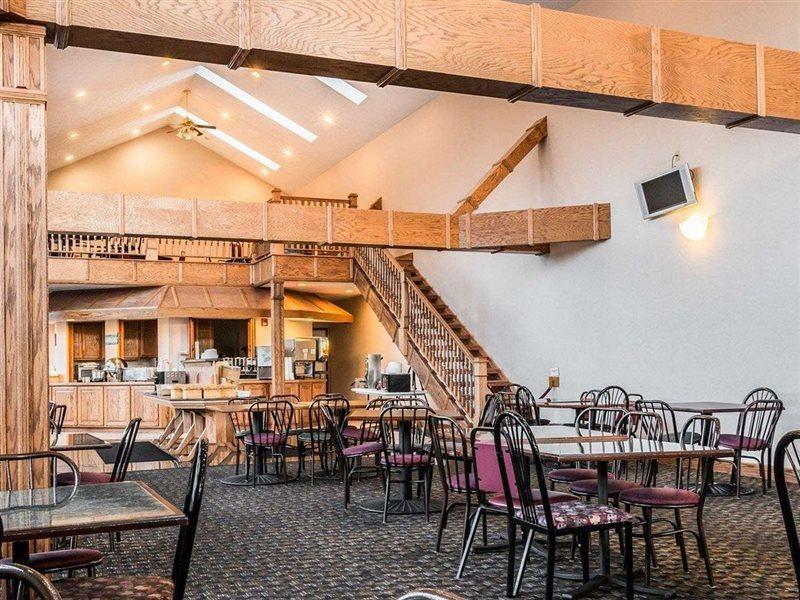 Clarion Hotel Beachfront Mackinaw City Exterior foto